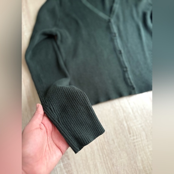 Brandy Melville Shannon Dark Green Sweater Ribbed Button Down Cozy Trendy Small - Picture 4 of 8